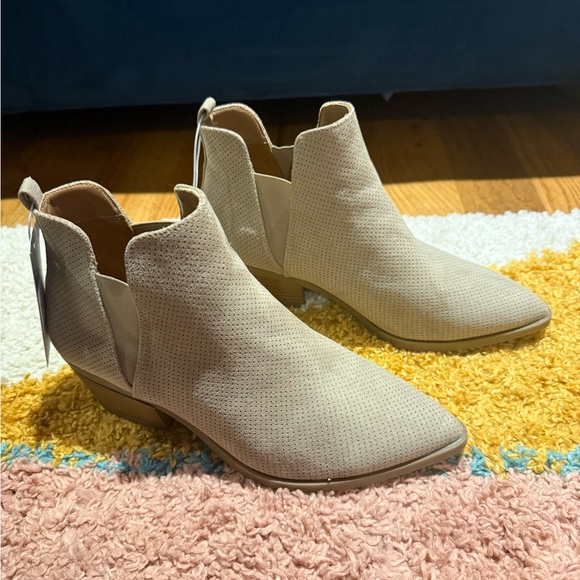 Universal Thread Shoes - Universal Thread Taupe Sylvie Ankle Booties